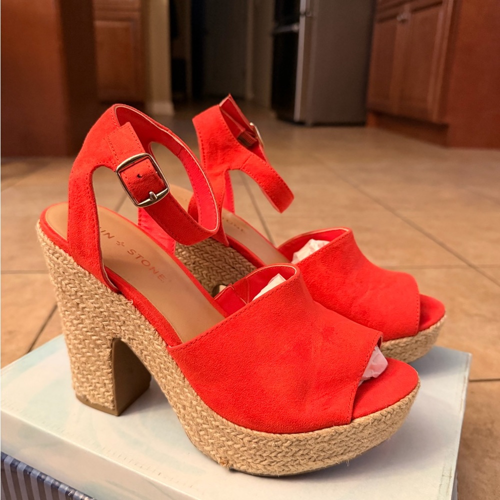 Vince Camuto Vibrant Red Platform Sandals